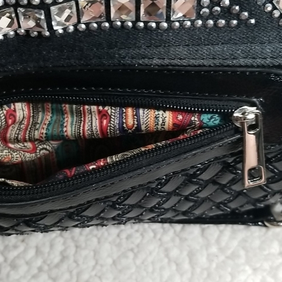 Lany Heavily Jewelled Shoulder Bag With Twist Lock - Picture 7 of 8